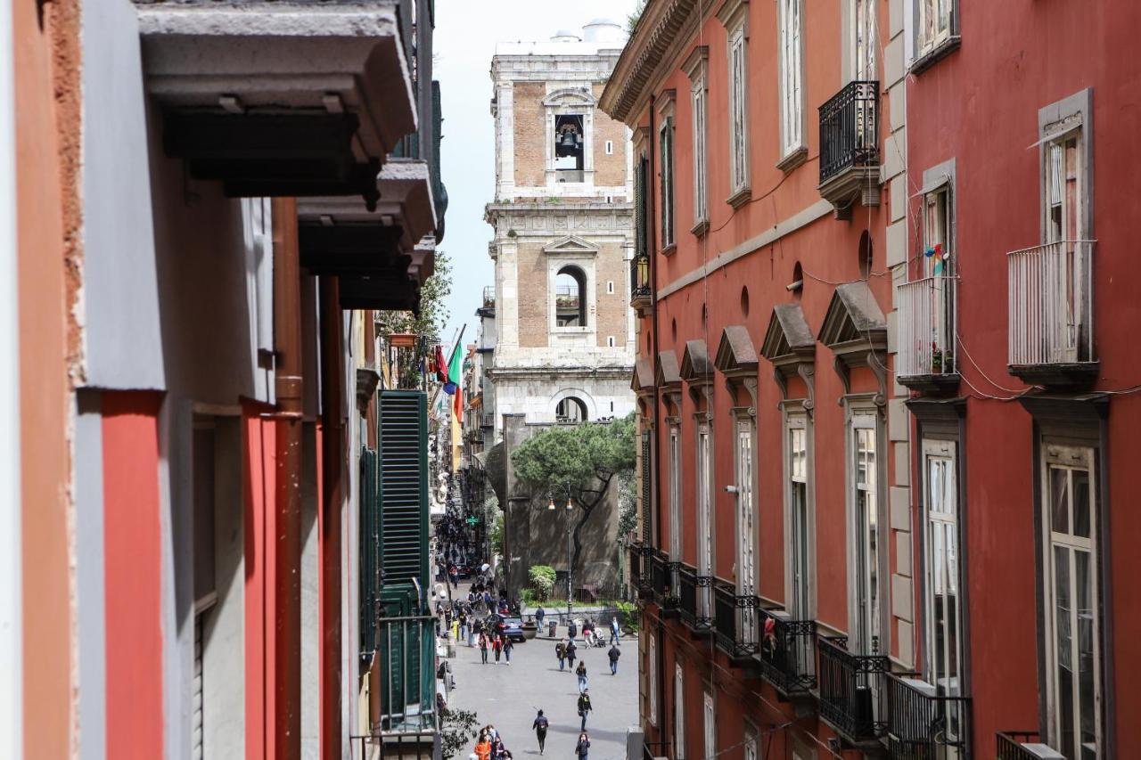 Shabby Chic Apartment In The Vibrant City Center Naples Exterior photo