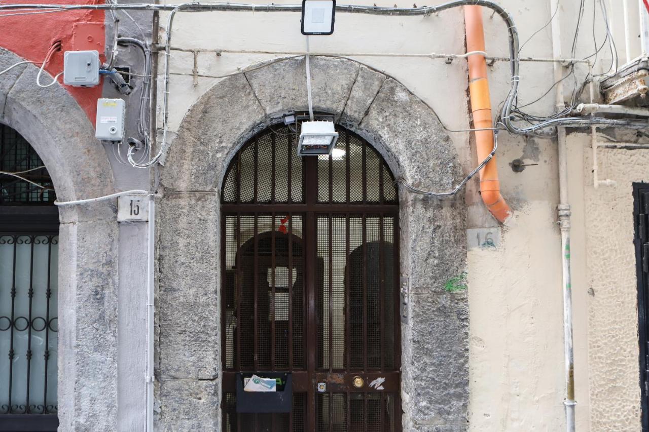 Shabby Chic Apartment In The Vibrant City Center Naples Exterior photo